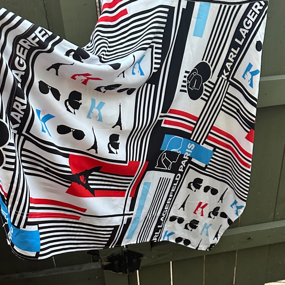 Karl Lagerfeld Black White Red Blue Graphic Panel Dress - Picture 8 of 11
